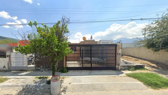 Sk09 Remate Bancario Casa En C. De La Transformación 122, Barrio De La Industria, Monterrey