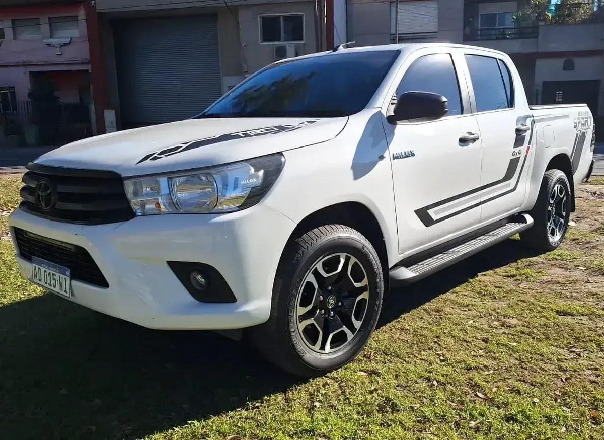 Toyota Hilux Pick-up 2.4 Cd 150cv 4x2
