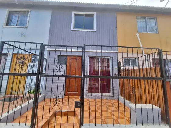 Casa En Venta De 3d 1b