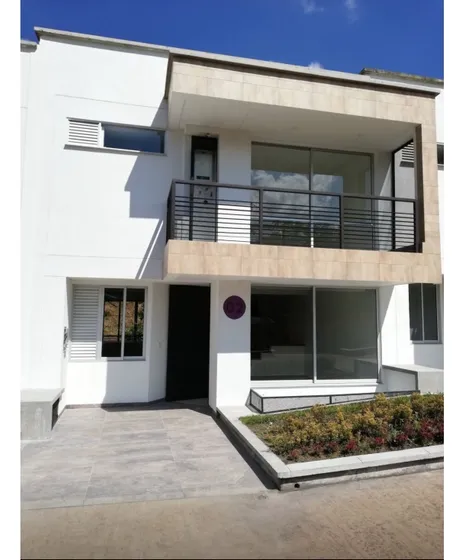 Renta Casa Conjunto Cerrado Pinares 