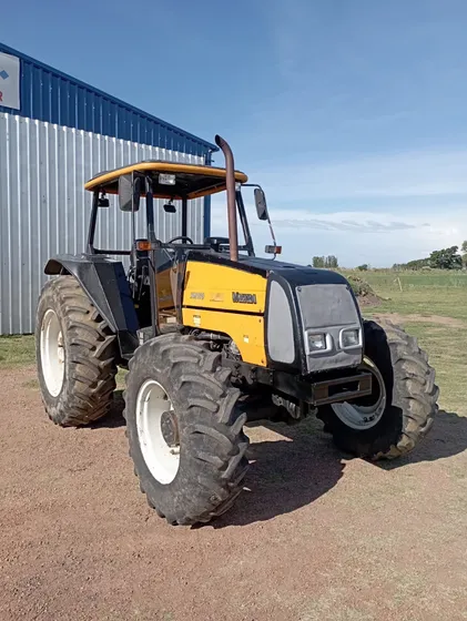 Tractor Valtra Bm100