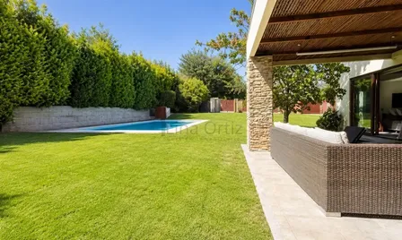 Casa En Arriendo De 4 Dorm. En Colina