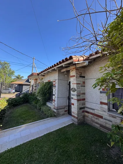 Venta Casa 2 Dormitorios Paso Del Rey Con Cochera