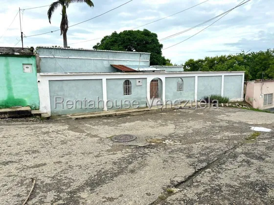 Raiza Suárez Vende Terreno De 258,86 M² Ubicado En El Centro De Barquisimeto 2 5 2 3 3 3 6 Cuenta Con Una Construcción De Una Casa De Dos Habitaciones Cerca De La Avenida Vargas, La Avenida Ribereña 