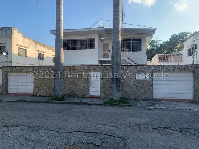 Jg Cod Flex 24-16119 Se Alquila Estupenda Oficina En  Casa Comercial En Santa Monica Negociable