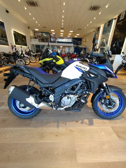 Suzuki V-strom 650xt 25 - Financiación 50% Tasa 10.5% En 24