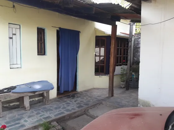 Casa Con Local Mas Monoambiente , Deposito Y Mini Parq- Jardin- Oportunidad