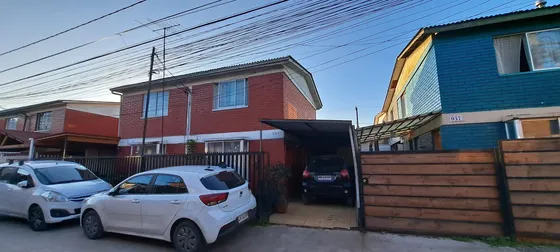 Casa De 3 Dormitorios 1 Baño, Estacionamiento