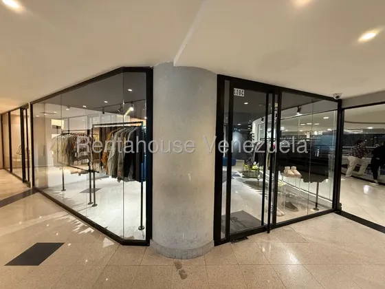 ¿buscas Un Espacio Que Impulse Tu Negocio? Local De 40m2 En Excelente Torre Y Zona Comercial. Luminoso, Amplio, Fácil Acceso.