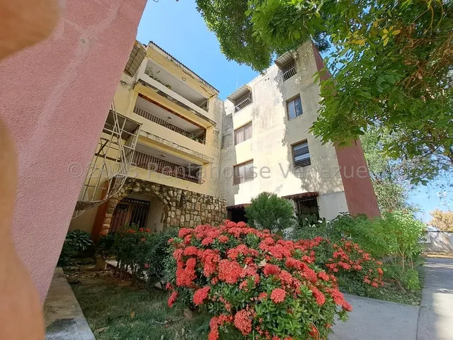 Apartamento En Venta En Centro De Palo Negro Aragua 23-20661 Irrr