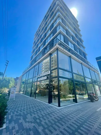 Local En Venta Con Cochera-ituzaingo Norte.