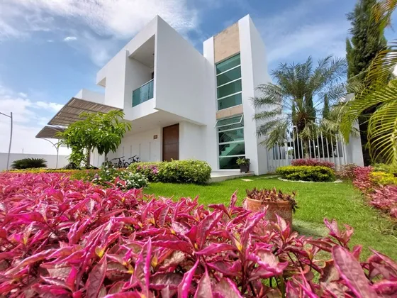 Casa En Venta Con Piscina En Picacho