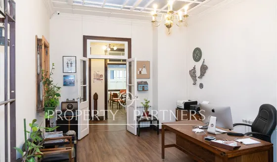 Se Arrienda, Hermosa Oficina En El Piso 2, En Plen...