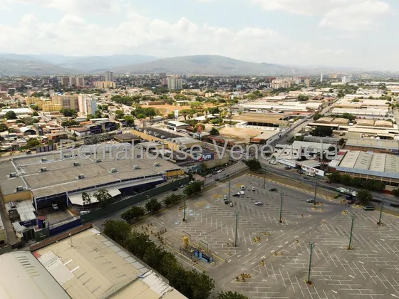 Sorangel Vargas Alquila Galpon De 2 Niveles Zona Industrial I Barquisimeto Mls #25-16210