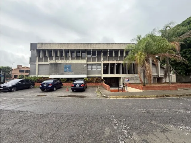 Alquiler 2 Pisos En Edificio Comercial El Marques 1285 Mts C/u
