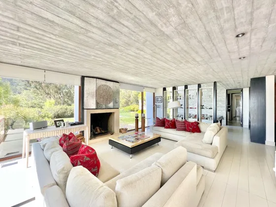 Gran Casa En Venta En Zapallar Con Vista Y En Condominio