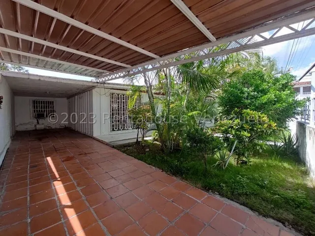 Venta Casa En Fundación Mendoza Acceso Calle Fuerzas Aerea. Ljsa 25-13609  