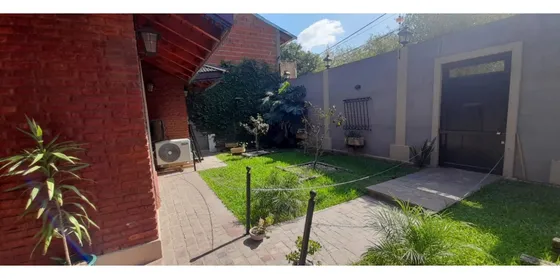 Importante Chalet En Venta Ituzaingo Norte  Amplio Parque Libre
