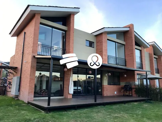 Casa En Venta De 2 Niveles En Cajicá 