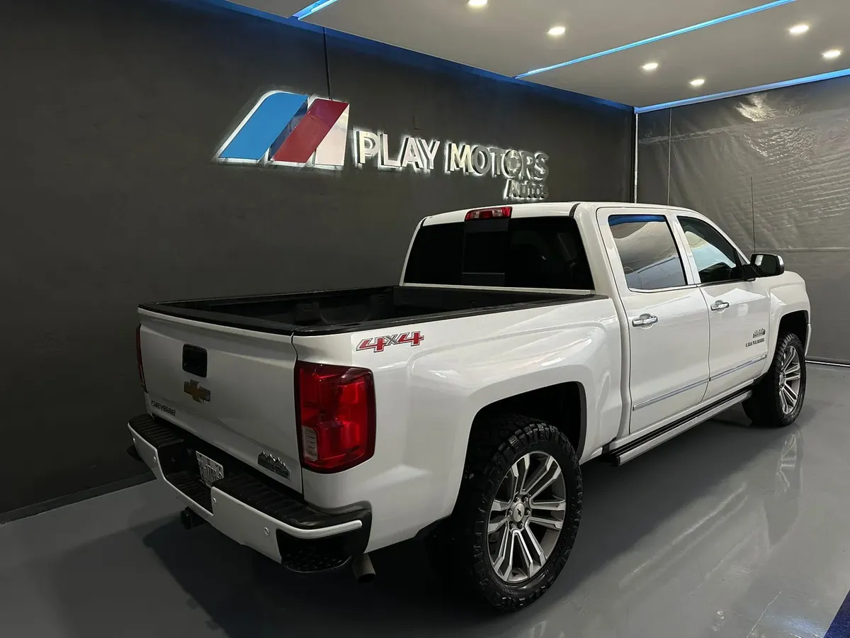 Chevrolet Cheyenne 2016 6.2 2500 Doble Cab High Country 4x4 At