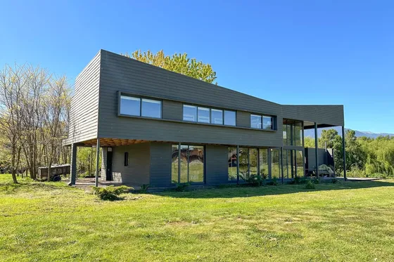 Moderna Casa Amoblada En Exclusivo Condominio De Futrono