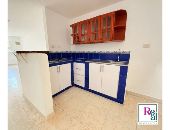 Se Arrienda Casa De Primer Nivel En Unidad Abierta