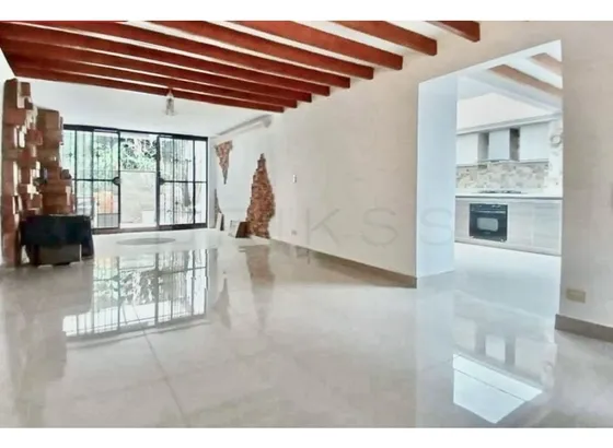 Casa Envigado. 3 Habitaciones
