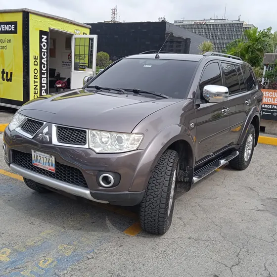 Mitsubishi Montero Secuencial