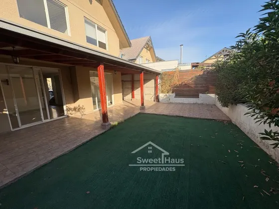 Arriendo   En Condominio Laguna Norte 