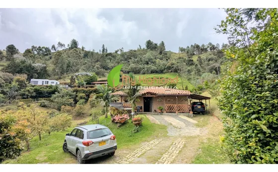 Acogedora Casa Campestre Tradicional Para La Venta En Guarne