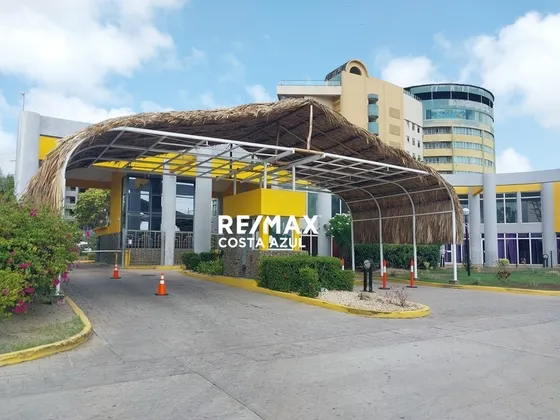 Remax Vende Apartamento Ubicado En Uno De Los Complejos Mas Grandes De Tucacas, Caribbean