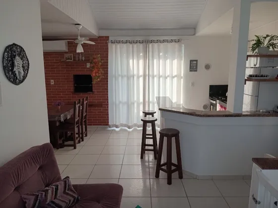 Alquiler Departamento En Brasil Bombinhas (bombas), Leopoldo Zarling 300, 1 Y 2 Dormitorios.