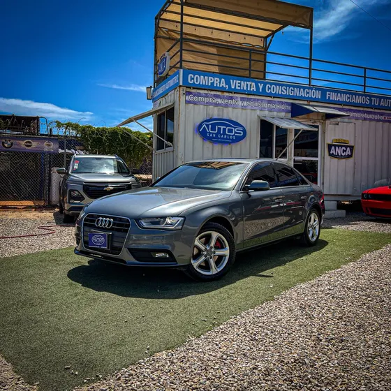 Audi A4 4p Trendy L4/1.8 Aut