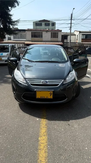 Ford Fiesta 1.6 Sportback Automática