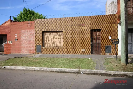 Casa A Reciclar Sobre Gran Terreno