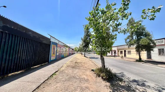 Excelente Propiedad Industrial En La Cisterna