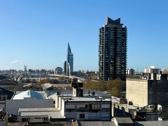 Apartamento 2 Dormitorios Centro. Todo Al Frente, 6to Piso