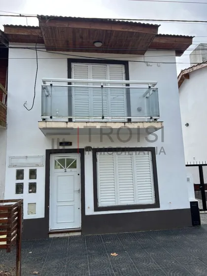 Duplex De 3 Ambientes - Calle 64 E/1 Y 2 - 642