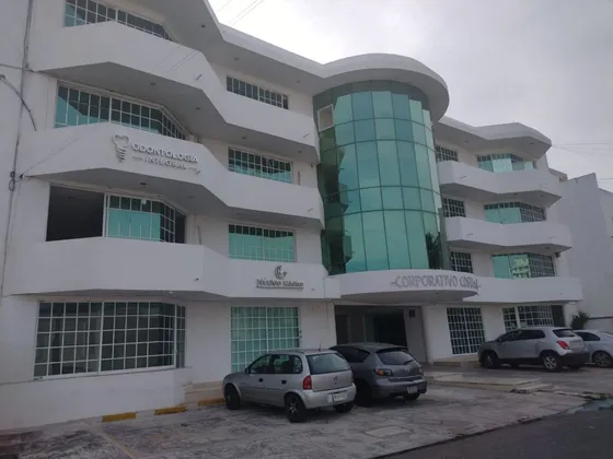 Oficinas En Renta Con Excelente Ubicación En El Corporativo Costa  De Oro