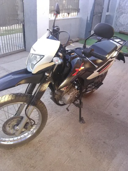 Honda Xr 150 Mod 2017.buen Estádo.papeles Al Día Titular
