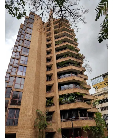Se Vende Apartamento 228m2 La Florida 1485