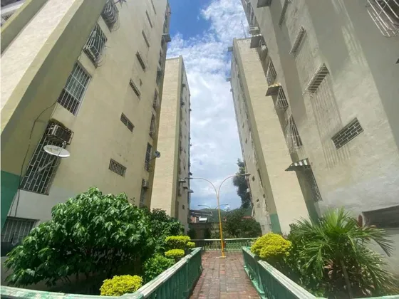 Apartamento En Venta Turmero Residencias Los Candys
