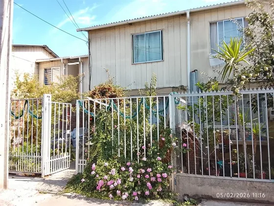 Casa En Venta De 3 Dorm. En Puente Alto Villa Los Almendros.