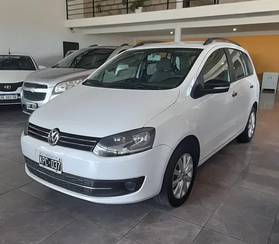 Volkswagen Suran 1.6 Trendline 11b