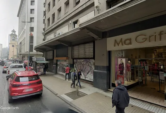 Local Comercial De Alto Impacto En Pleno Centro De Santiago