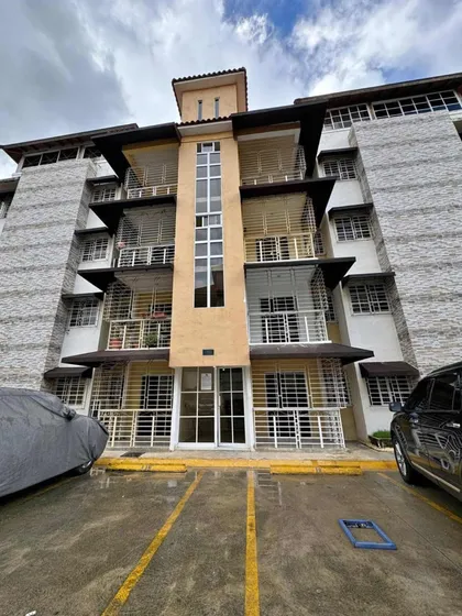 Rento Apartamento 4to Nivel Residencial Las Palmeras