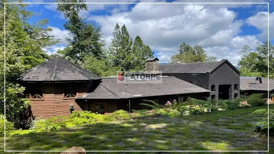 Casa En Venta De 5 Dorm. En Cunco