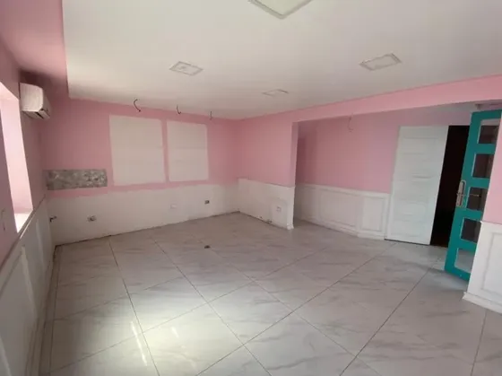 Se Arrienda Casa Comercial En Av. Las Condes (cód. 570)