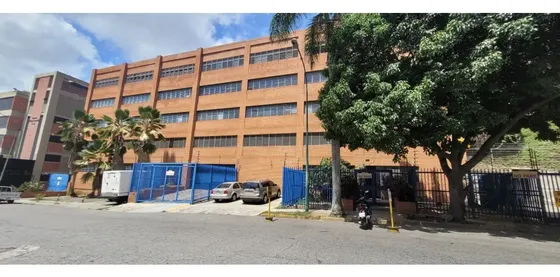 Alquiler De Oficina En La Urbina - Depósito, Monta Carga