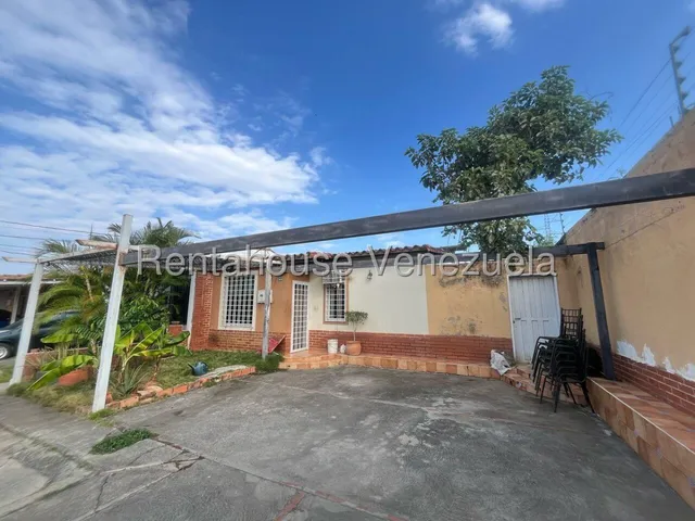 Venta Casa En Urbanismo Cerrado En Cabudare Piedra Azul  [ Profesional Inmobiliario Mehilyn Perez ] 